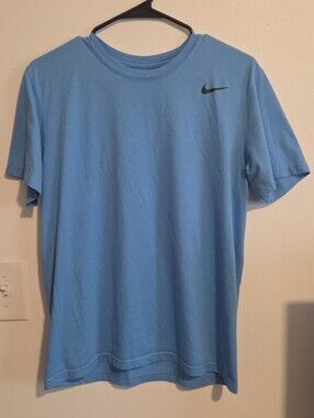 Nike Men’s Sky Blue Short Sleeve Crew Tee with Black Swoosh